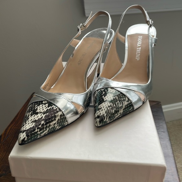 Women’s Ivanka Trump Silver Metallic Embellished Heels Size 9NWT - Picture 2 of 6